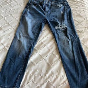 Judy Blue 20 Distressed Relaxed Jean